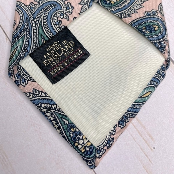 Ferrell Reed For Nordstrom 100% Silk Tie Soft pink Paisley - Picture 3 of 6